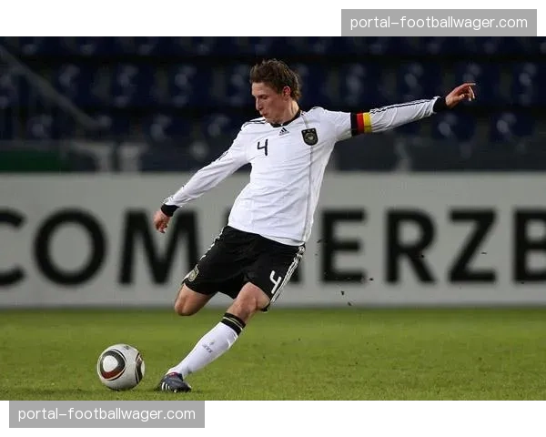 德国足协公布三月国家队大名单，多名德甲年轻球员首次入选